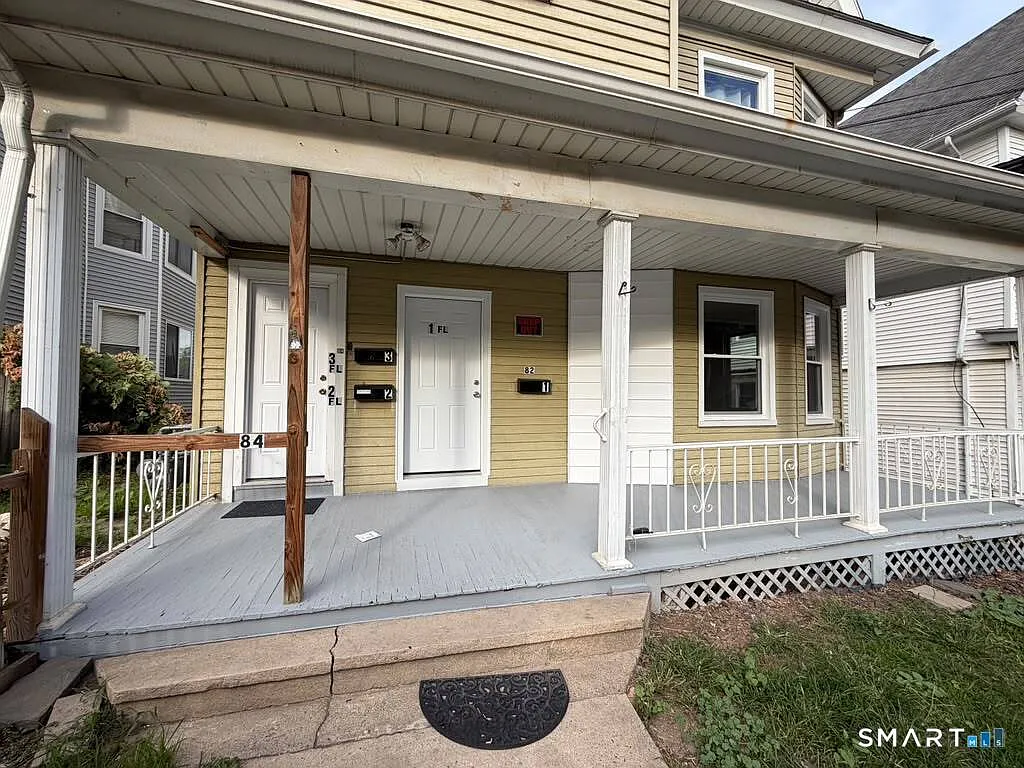 3 bed, 1.0 bath, 1275 sqft, $2,250 — Photo 2
