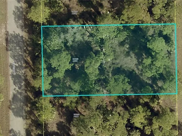 1842 Mobile Ct, Lehigh Acres, FL 33972