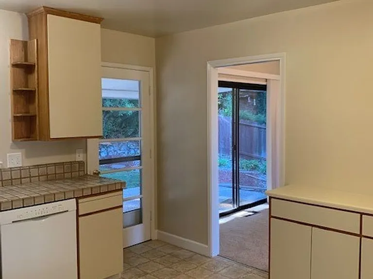 1120 Eden Bower Ln — Photo 8