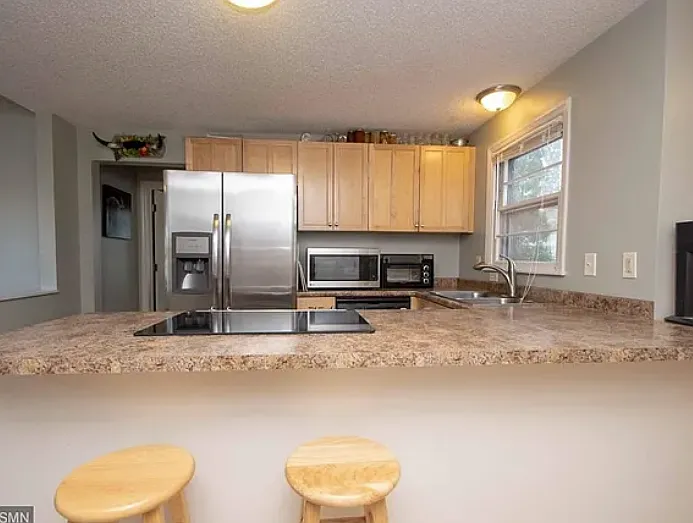 3 bed, 1200 sqft, $2,495 — Photo 2