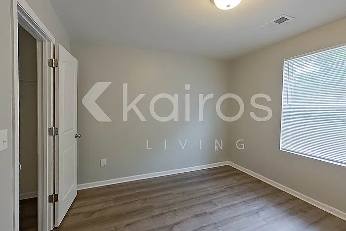 305 Cedar Rdg — Photo 18
