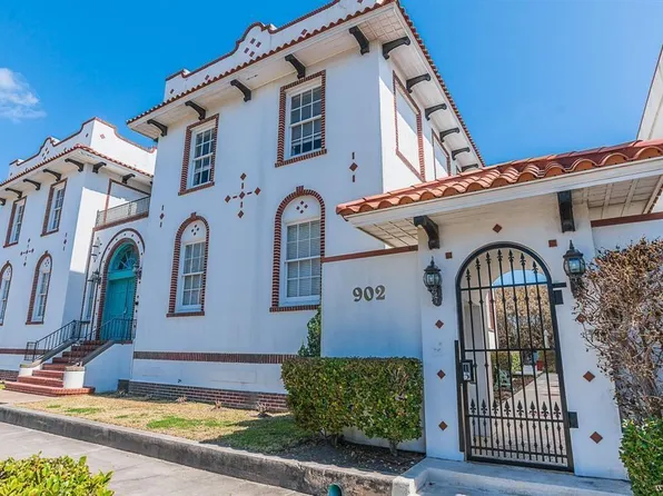 902 22nd St APT 10, Galveston, TX 77550