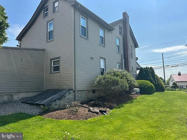 200 E Main St — Photo 33