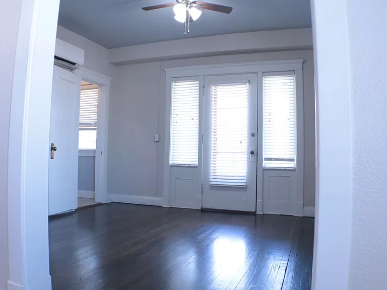 3825 Baltimore Ave — Photo 26