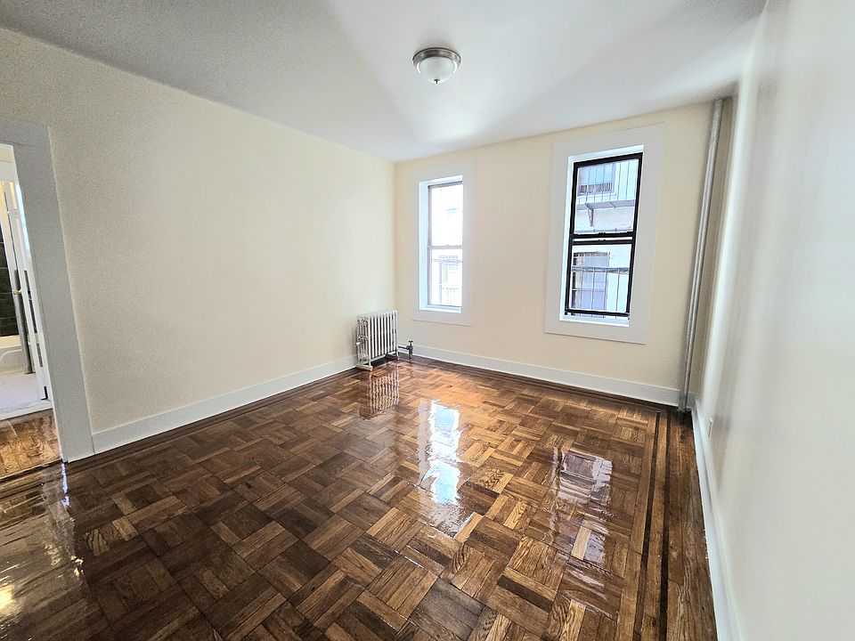 1st image of 500 Montgomery St Unit 4