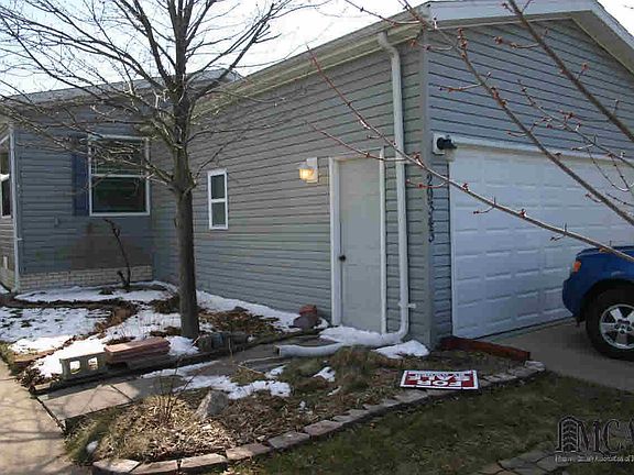 3rd image of 29343 E Vinwood