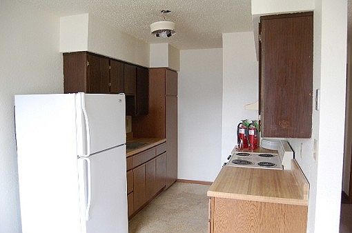 2nd image of 100 Cloud St APT 1