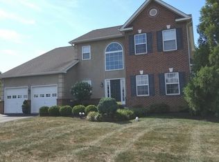 336 Elmwood Ln, Telford, PA 18969