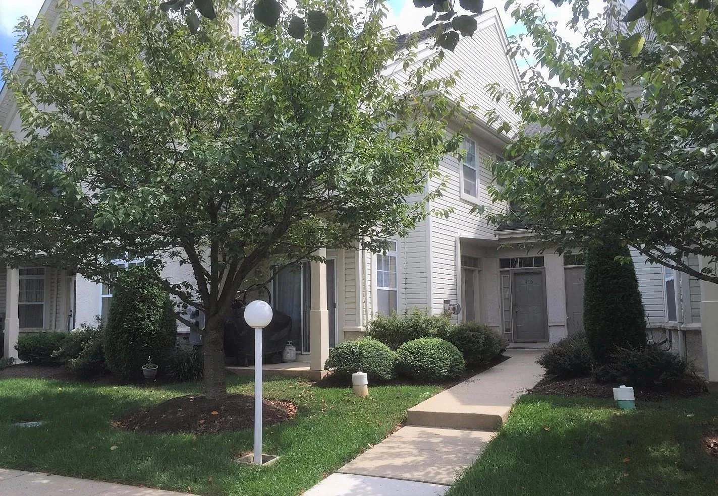 2 bed, 2.5 bath, 1306 sqft, $2,650 — Photo 1