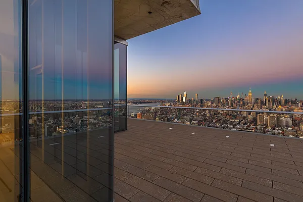 Sold by Compass | media 52