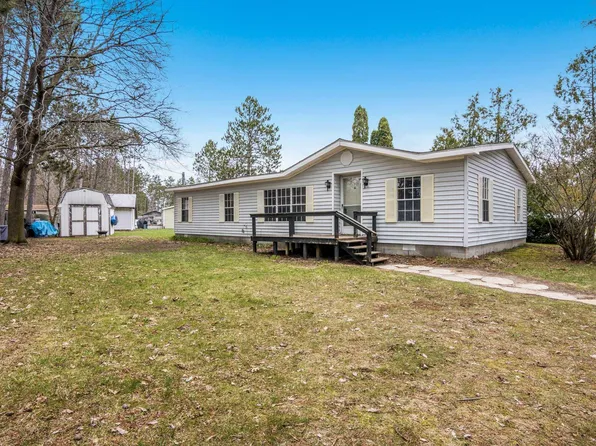 3504 Needle Dr S, Traverse City, MI 49685