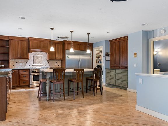 4th image of 119 Shedd Road