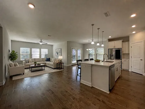 1008 Fenner Ln Photo 1