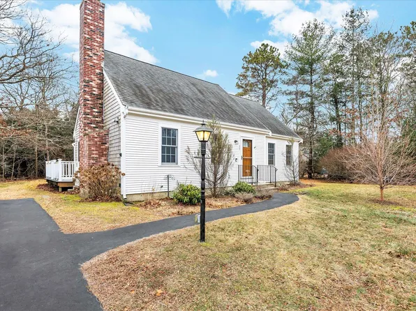 16 Mockingbird Lane, Marstons Mills, MA 02648