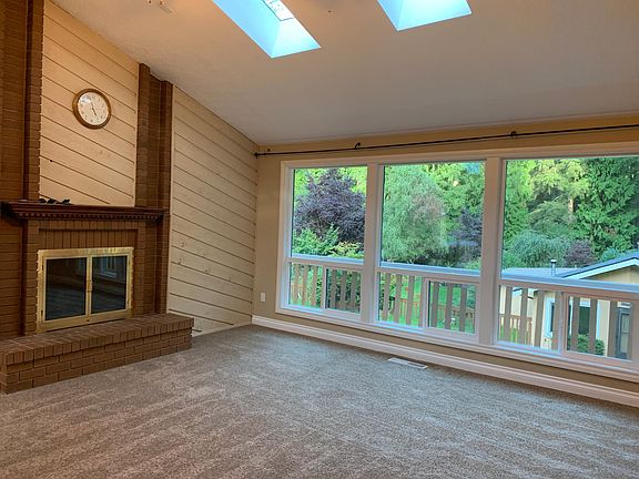 4th image of 6416 208th Ave NE