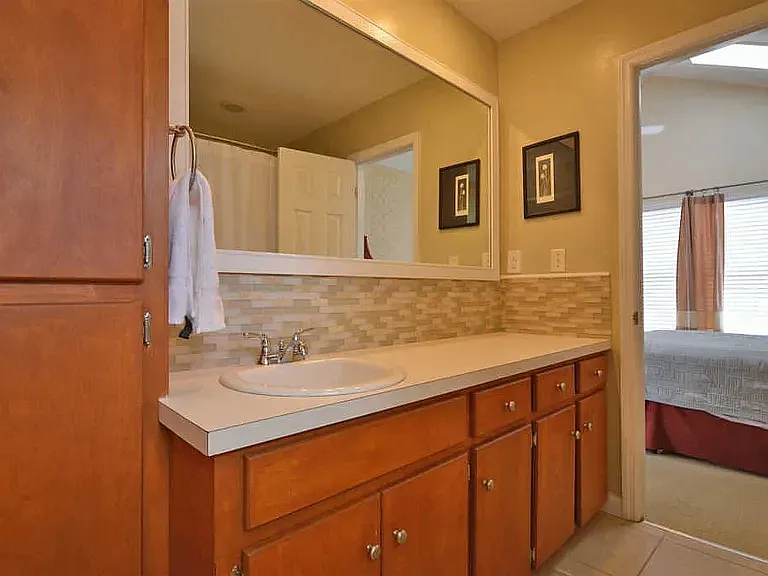 121 Ashley Ct — Photo 18