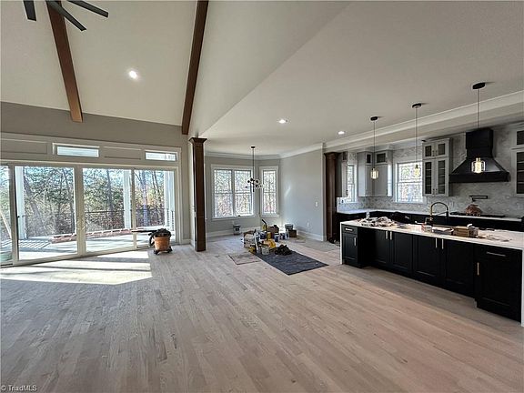 5th image of 5089 Harvestview Dr