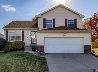 16465 Grant St, Omaha, NE 68116