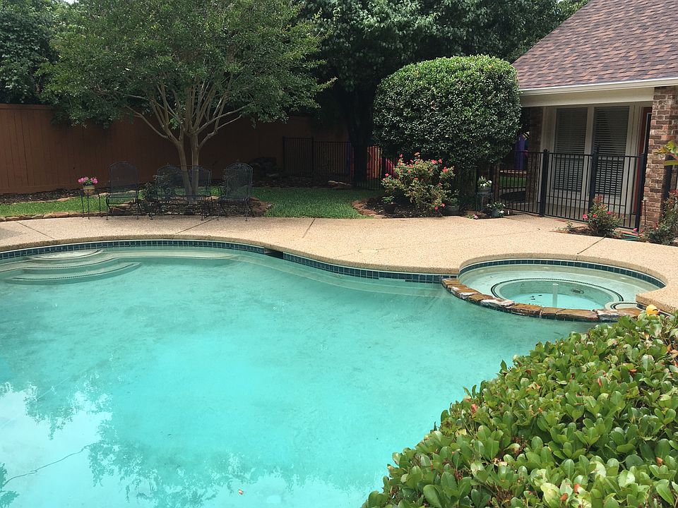 1st image of 435 Longfellow Dr