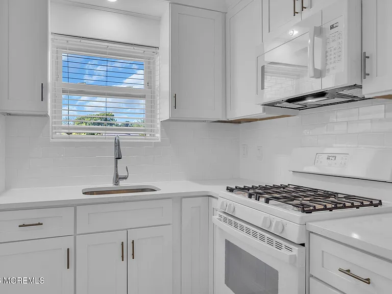 455 Ocean Blvd #21 — Photo 7