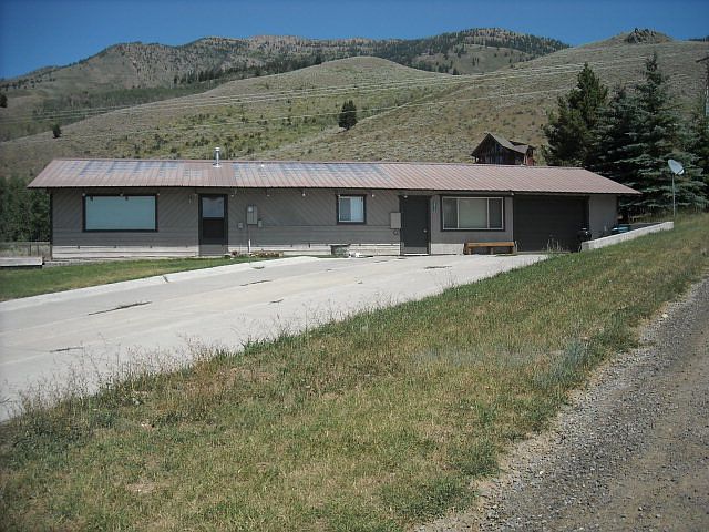 1st image of 3873 Lake Breeze Dr