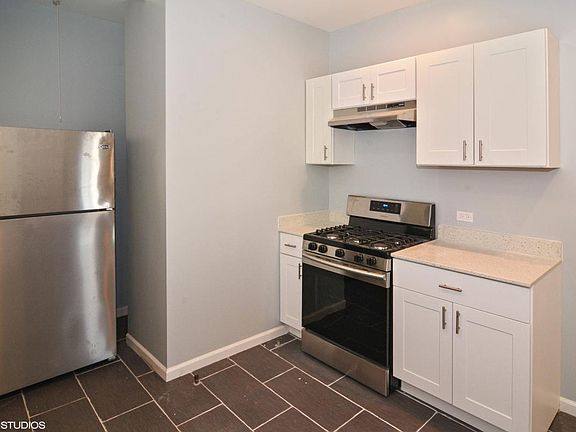 4th image of 2553 N Central Park Ave