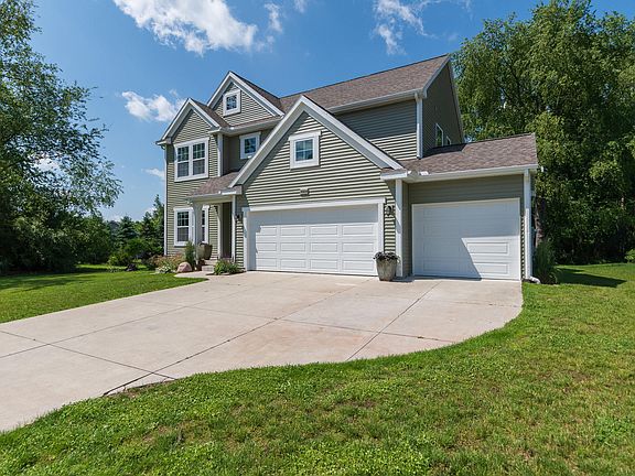 3rd image of 10834 Country Grove Cir