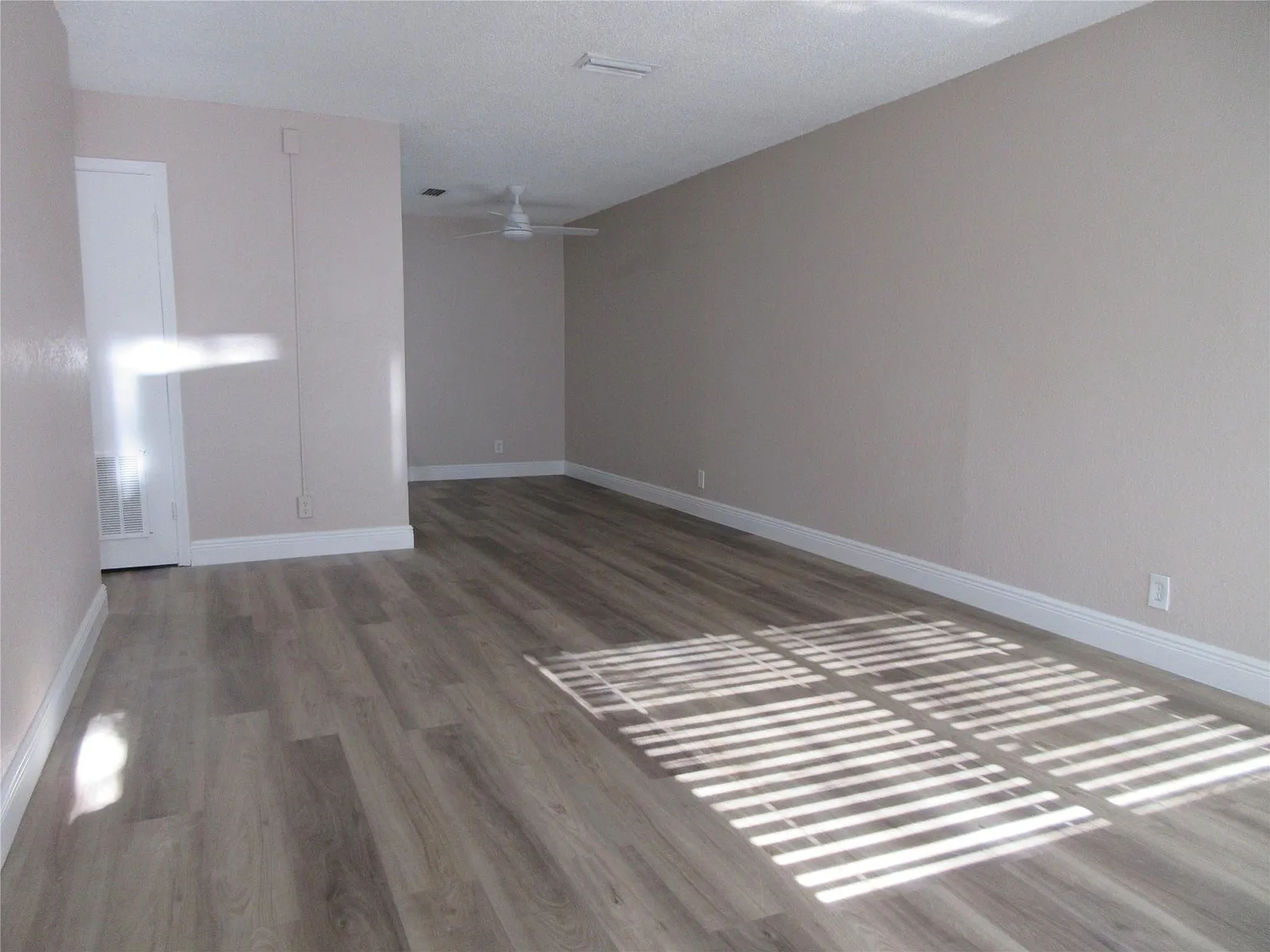 3 bed, 2.0 bath, 12646 sqft, $2,500 — Photo 4