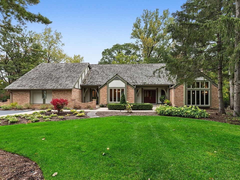 Beautiful front lawn and patio!