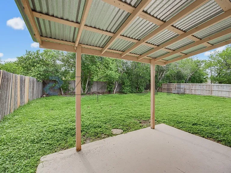 8318 Tuxford — Photo 30