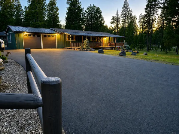 15003 River Loop Dr E, Bend, OR 97707