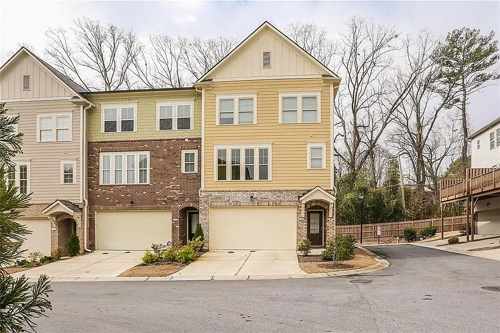 4 bed, 3.5 bath, 2499 sqft, $3,400 — Photo 1