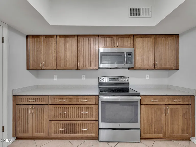 620 Lakeway Dr — Photo 29
