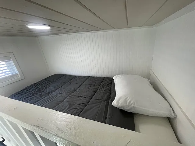 The Standard (White) — Photo 3