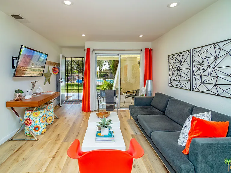550 N Villa Ct #114 — Photo 8