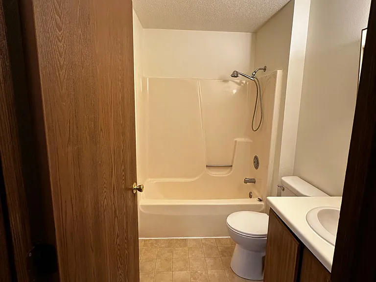 808 Macomber St — Photo 11