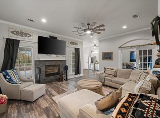 460 Admiral Dr, Gun Barrel City, TX 75156