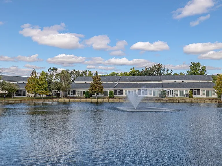 505 Mariners Cir — Photo 30