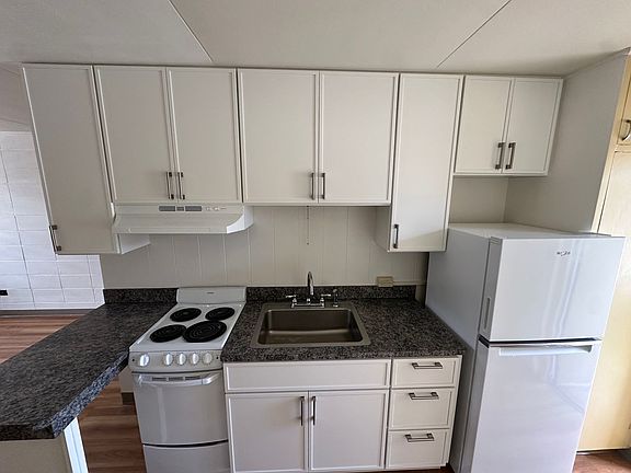 4th image of 721 Birch St #D