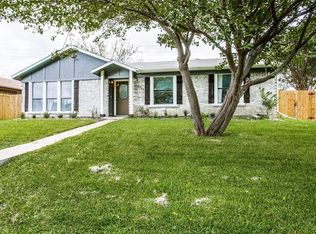 1405 Golden Grove Dr, Mesquite, TX