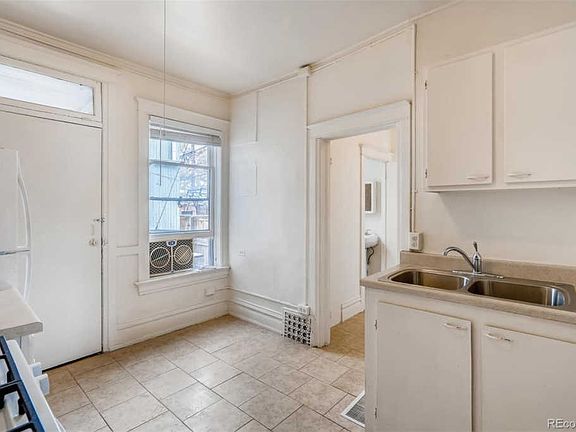 5th image of 476--480 N Washington St