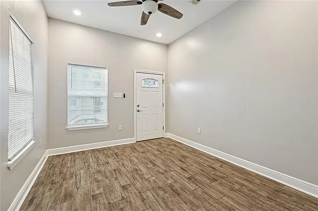 2 bed, 2.0 bath, 935 sqft, $1,650 — Photo 2