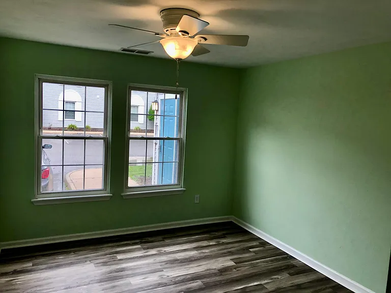 4825 Beach Landing Ct — Photo 10
