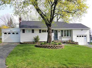 18 Twilight Ter, Loudonville, NY 12211