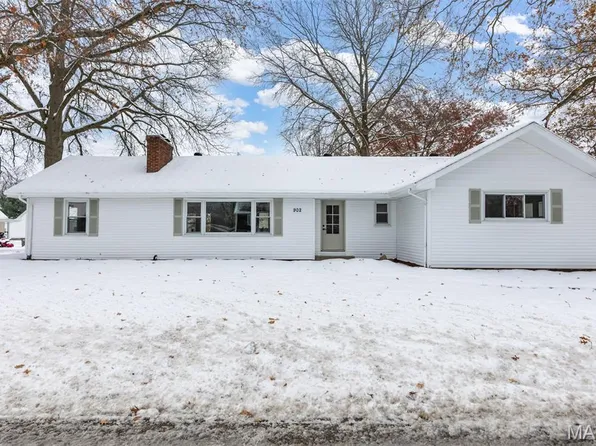 902 S Hackman St, Staunton, IL 62088