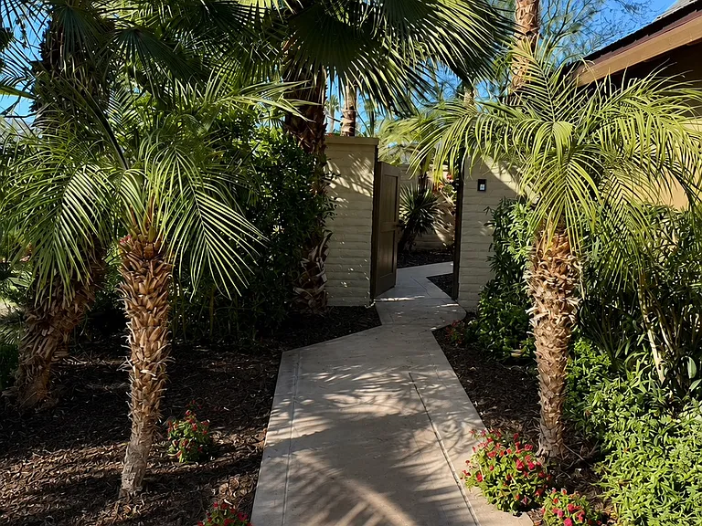 190 Wagon Wheel Rd — Photo 1