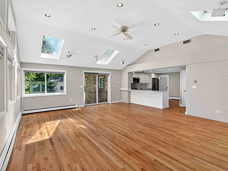 30 Fairbanks Rd — Photo 10