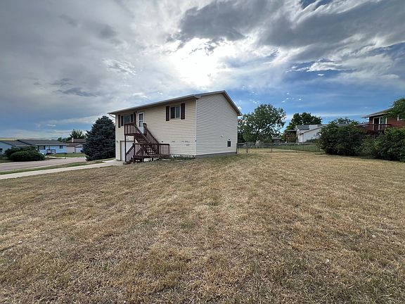 2nd image of 3224 Johnston Ln