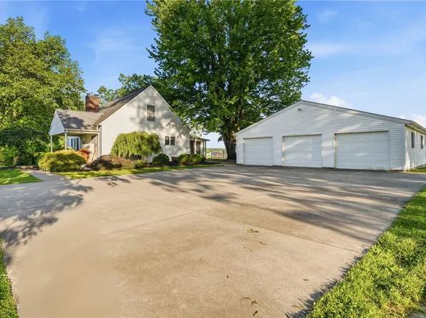 306 Drake Rd, Mercer, PA 16137