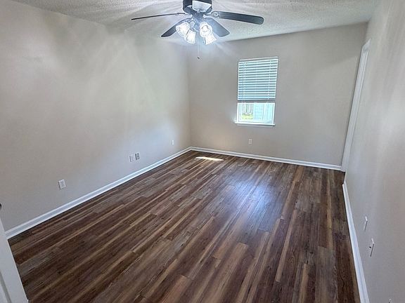5th image of 308 Lakeview Dr